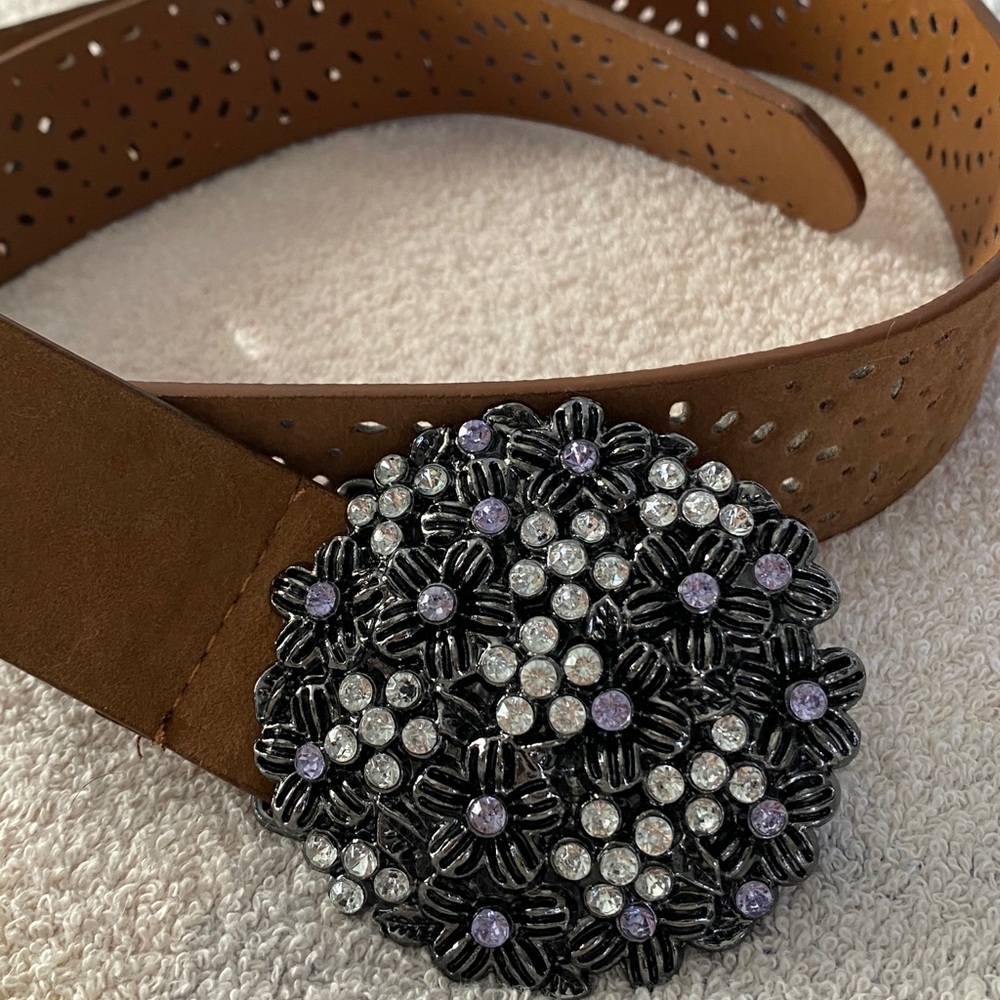 Mudd Pendant Design Belt Brand New Never Worn